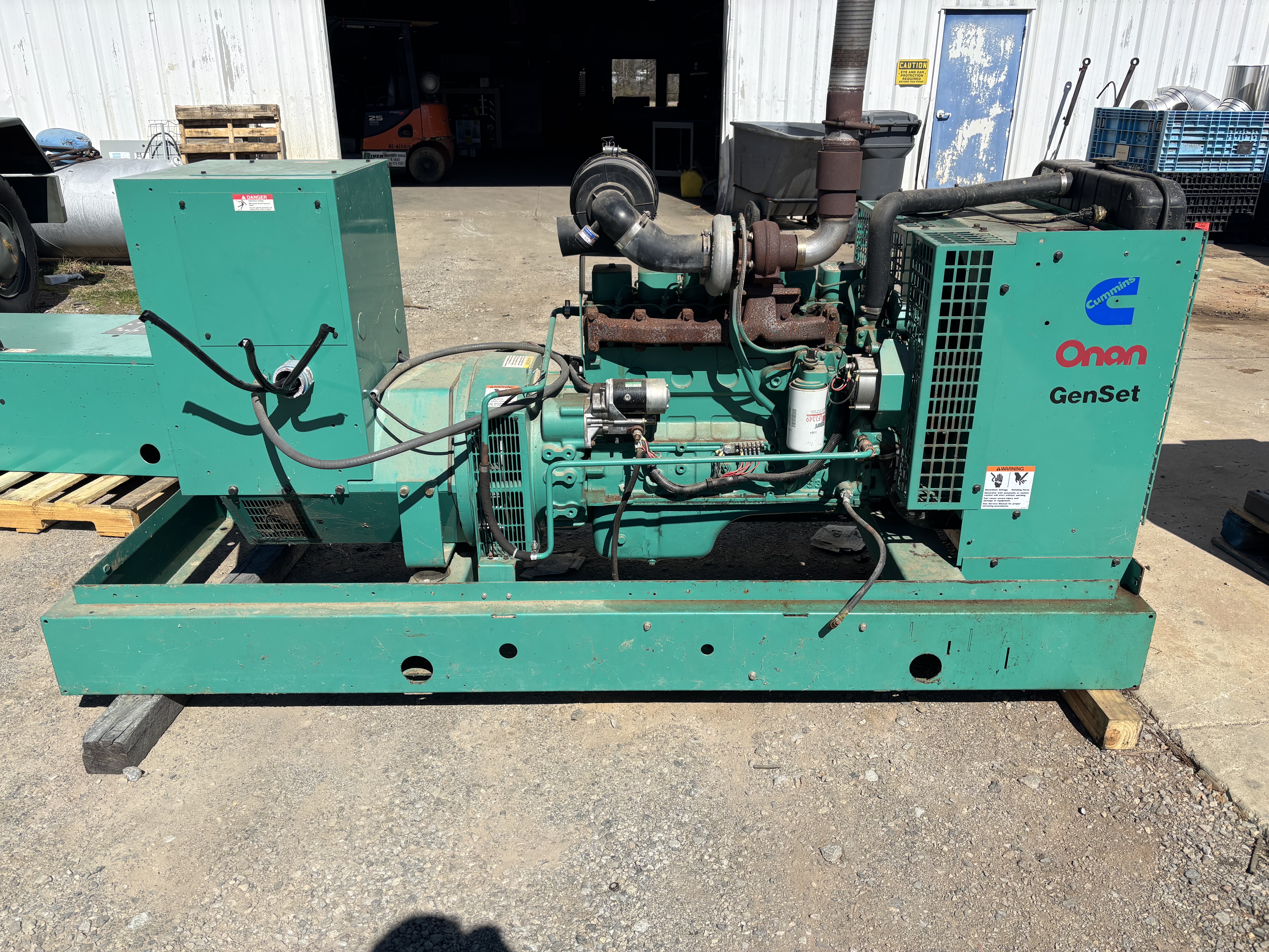 ONAN DGDB-4479572 Diesel Generator w/ Transfer Switch